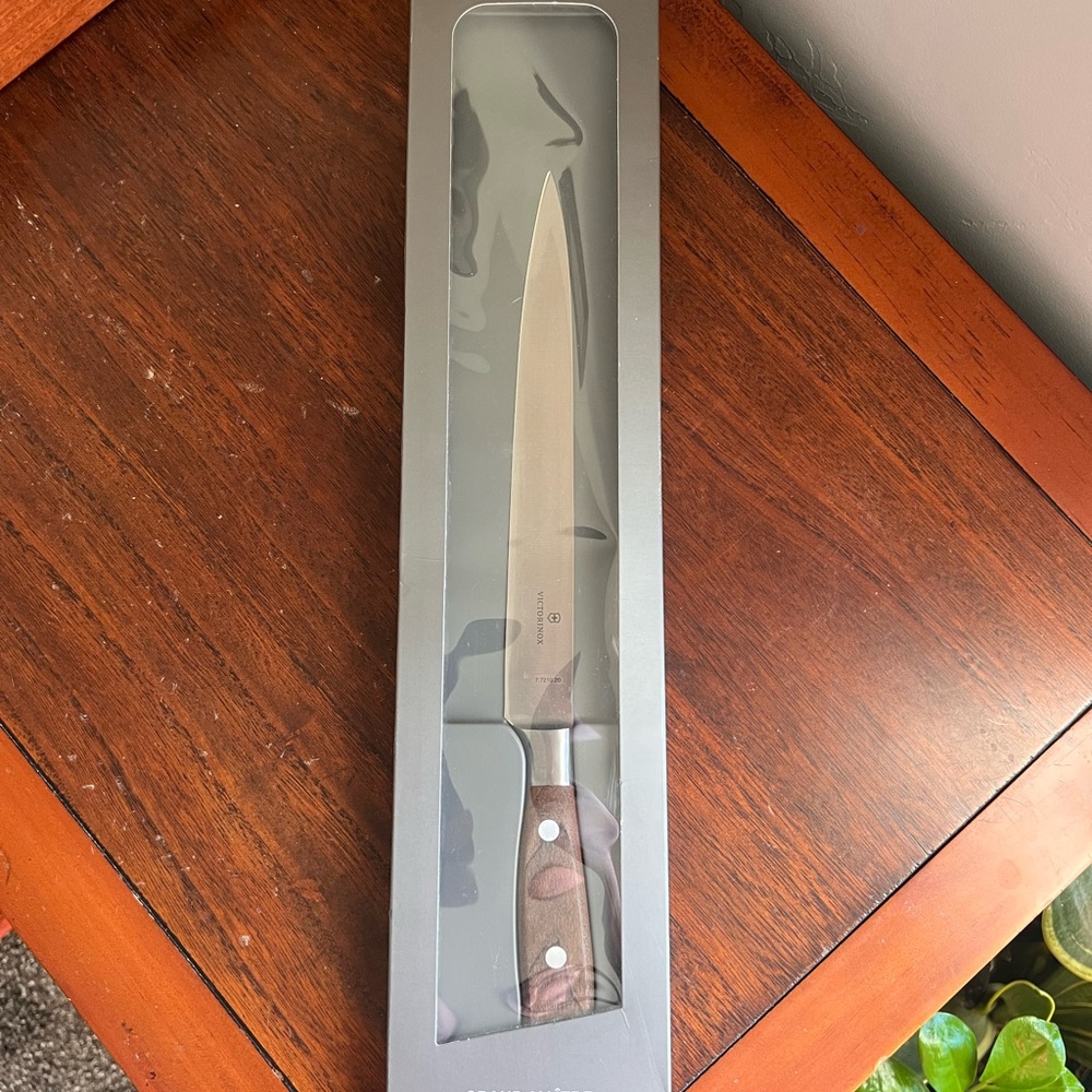 Victorinox 7.7210.20G Grand Maitre Flexible Filleting Knife Brown 8 in NEW
